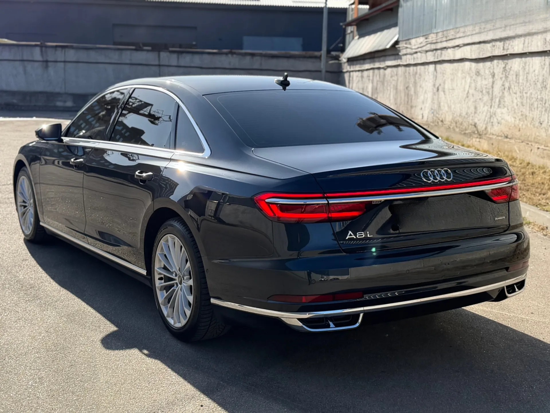 Audi A8 S-Line — фото 5